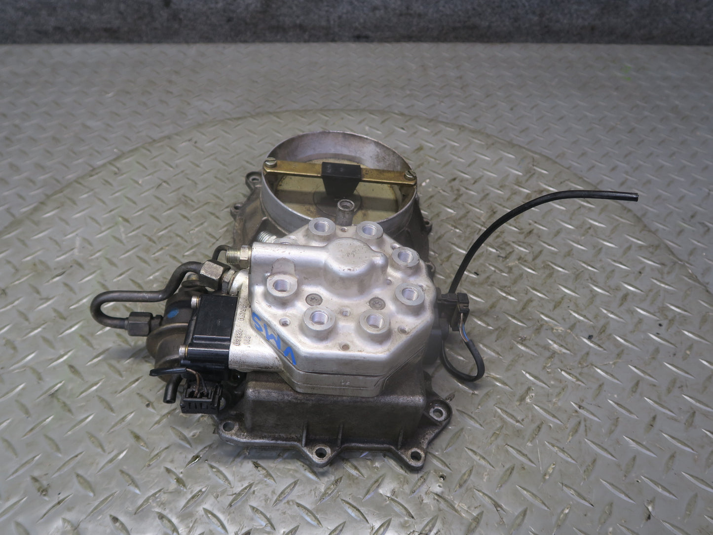 86-91 Mercedes W126 560SEL M117 Fuel Injection Distributor w Fuel Line Set OEM