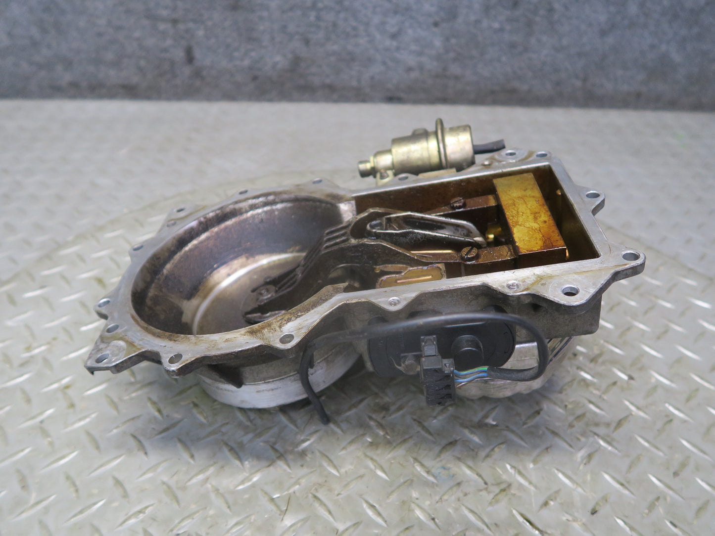 86-91 Mercedes W126 560SEL M117 Fuel Injection Distributor w Fuel Line Set OEM