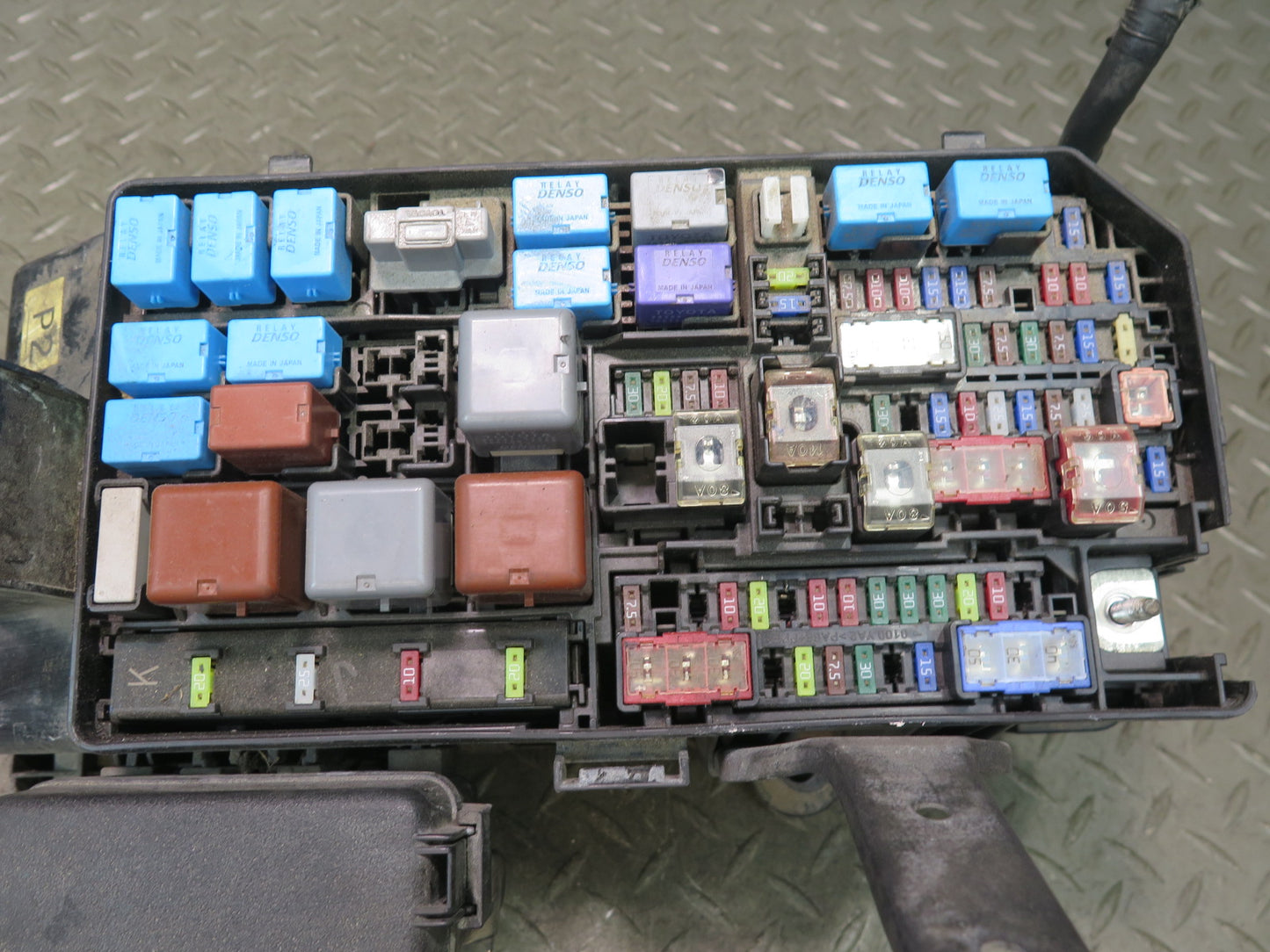 2010-2013 Lexus URJ150L GX460 Power Distribution Fuse Relay Box