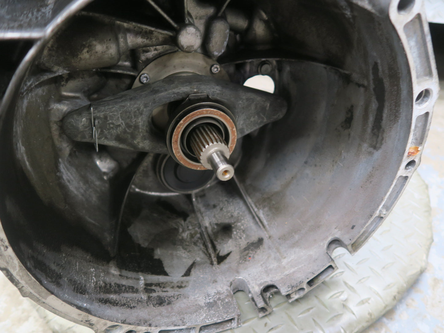 03-05 BMW E85 Z4 3.0i M54 GS6-37BZ Thea M/T Manual Transmission 66K Miles OEM