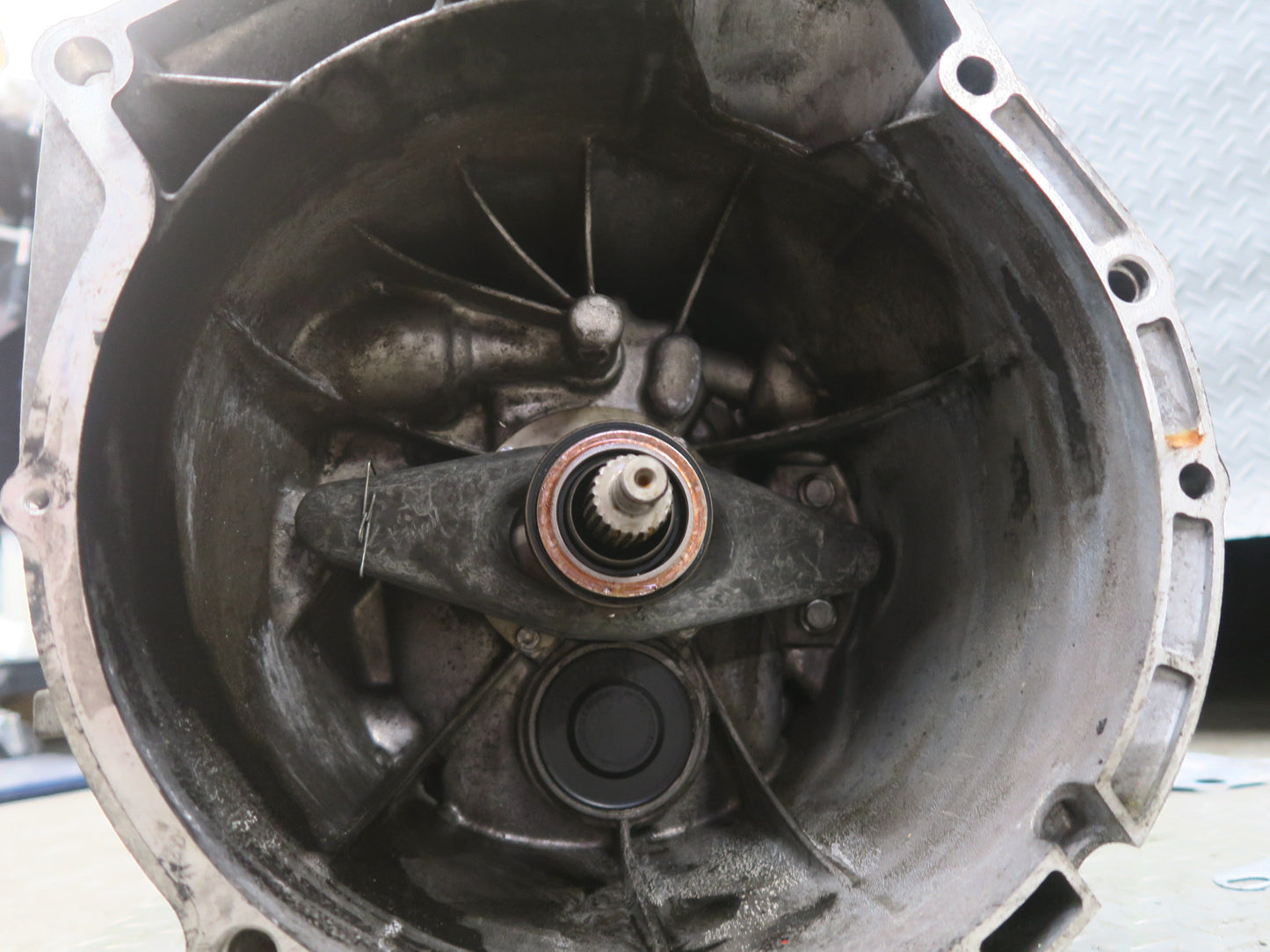 03-05 BMW E85 Z4 3.0i M54 GS6-37BZ Thea M/T Manual Transmission 66K Miles OEM