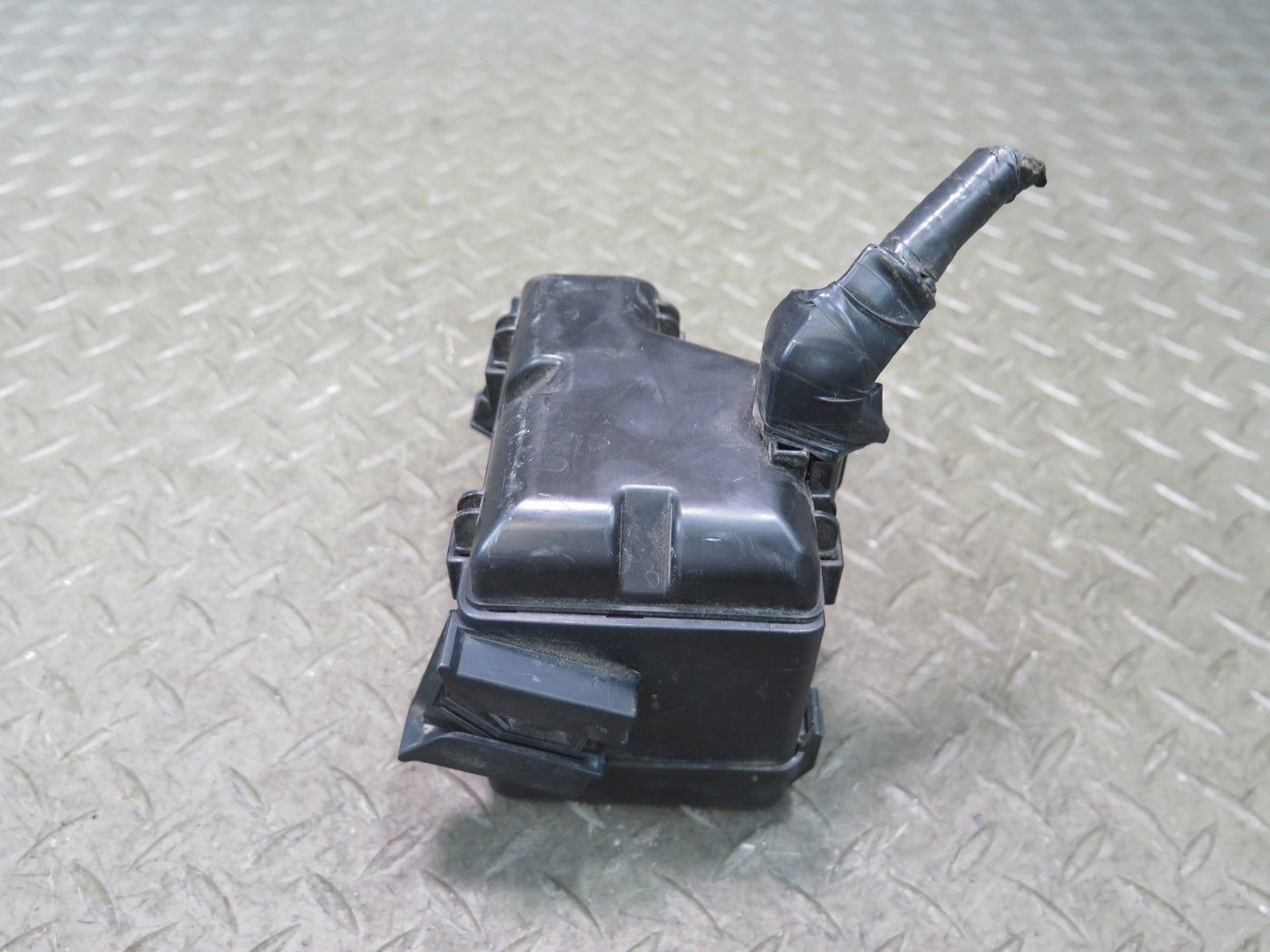 2010-2013 Lexus URJ150L GX460 Power Distribution Fuse Relay Box