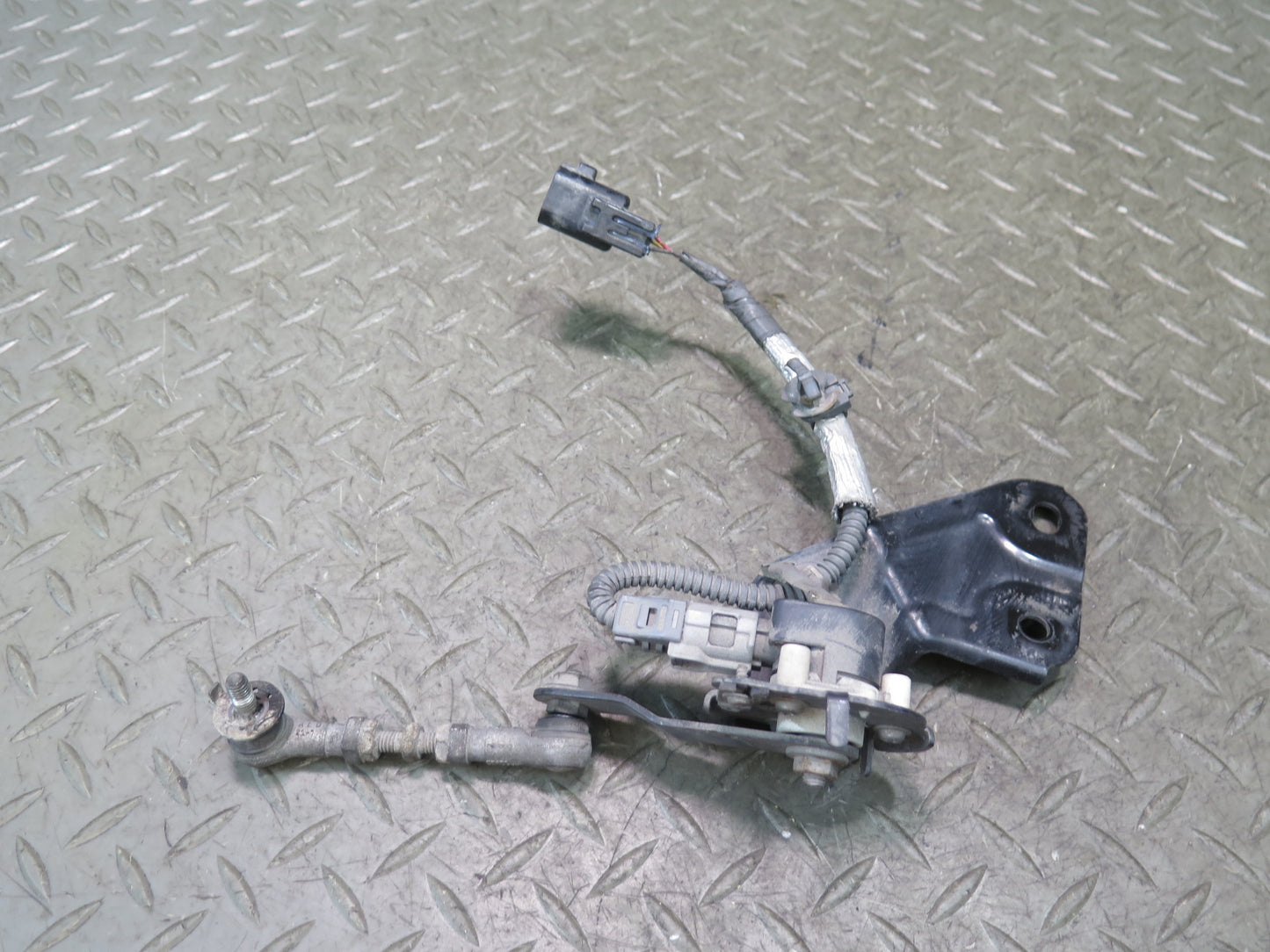 10-23 Lexus URJ150L GX460 Rear Right Side Suspension Ride Height Level Sensor