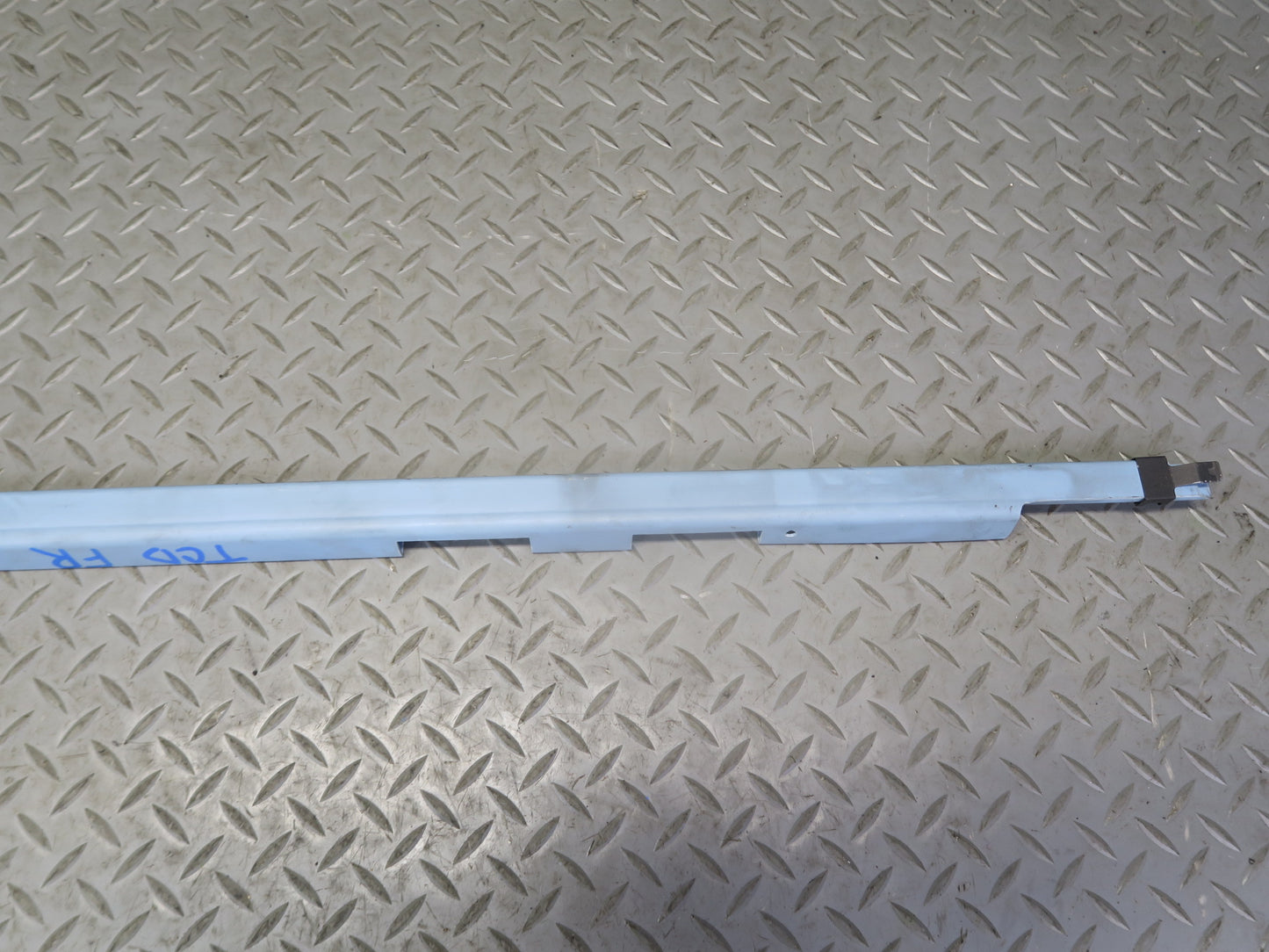84-86 TOYOTA CRESSIDA MX73 FRONT RIGHT ROOF SHOULDER BELT GUIDE RAIL ASSY OEM