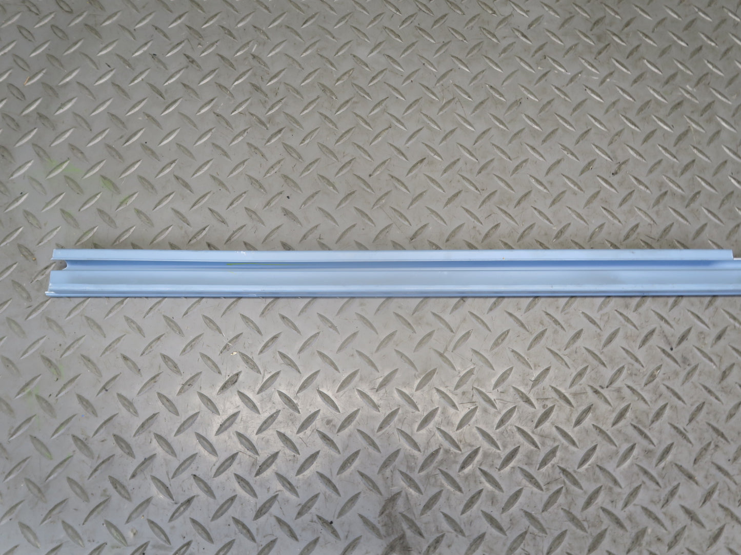 84-86 TOYOTA CRESSIDA MX73 FRONT RIGHT ROOF SHOULDER BELT GUIDE RAIL ASSY OEM