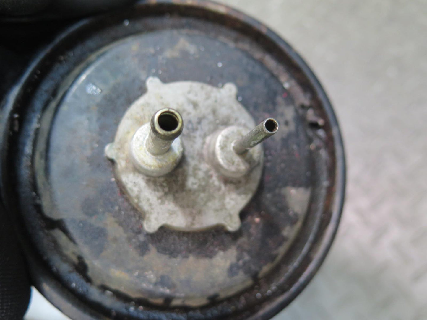 84-88 Toyota Cressida MX73 Fuel Evap Vapor Charcoal Canister 45K 77740-22260 OEM