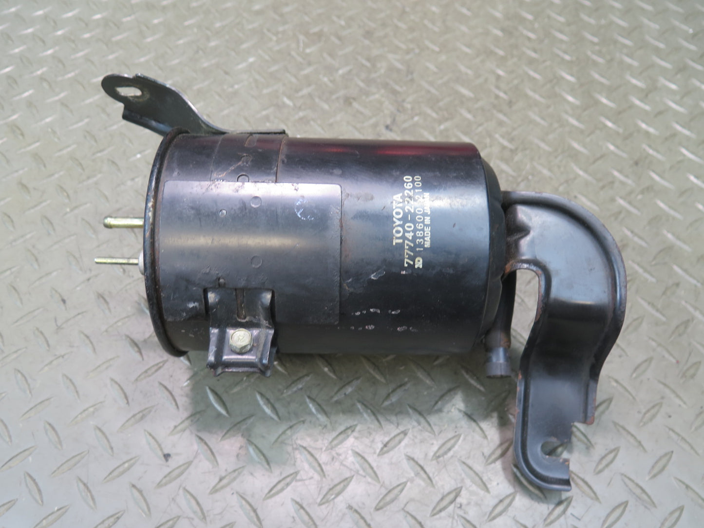 84-88 Toyota Cressida MX73 Fuel Evap Vapor Charcoal Canister 45K 77740-22260 OEM