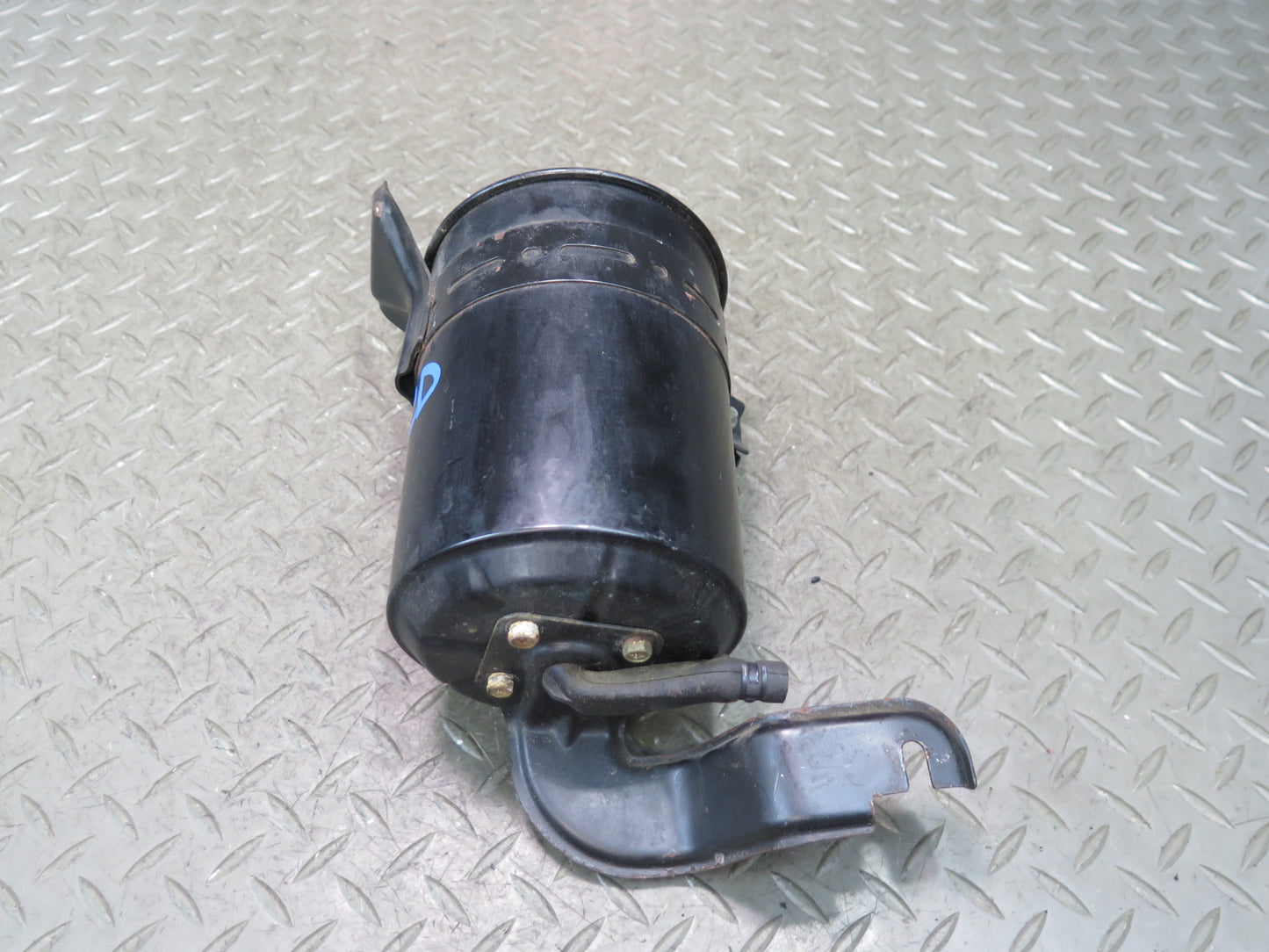 84-88 Toyota Cressida MX73 Fuel Evap Vapor Charcoal Canister 45K 77740-22260 OEM