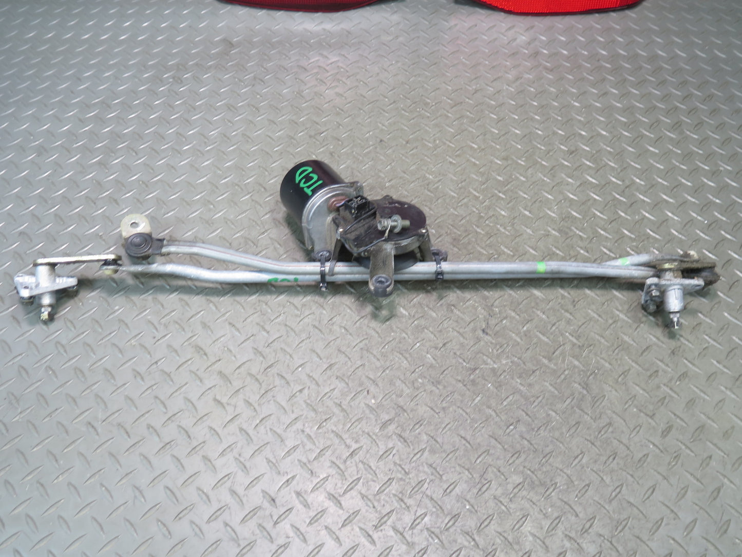 84-86 Toyota Cressida MX73 Front Windshield Wiper Linkage w Motor OEM
