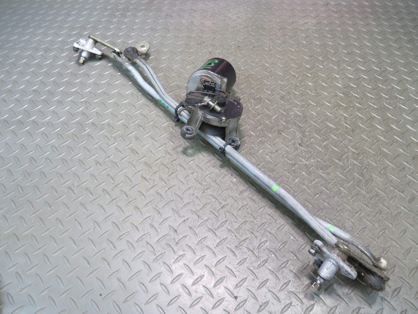 84-86 Toyota Cressida MX73 Front Windshield Wiper Linkage w Motor OEM