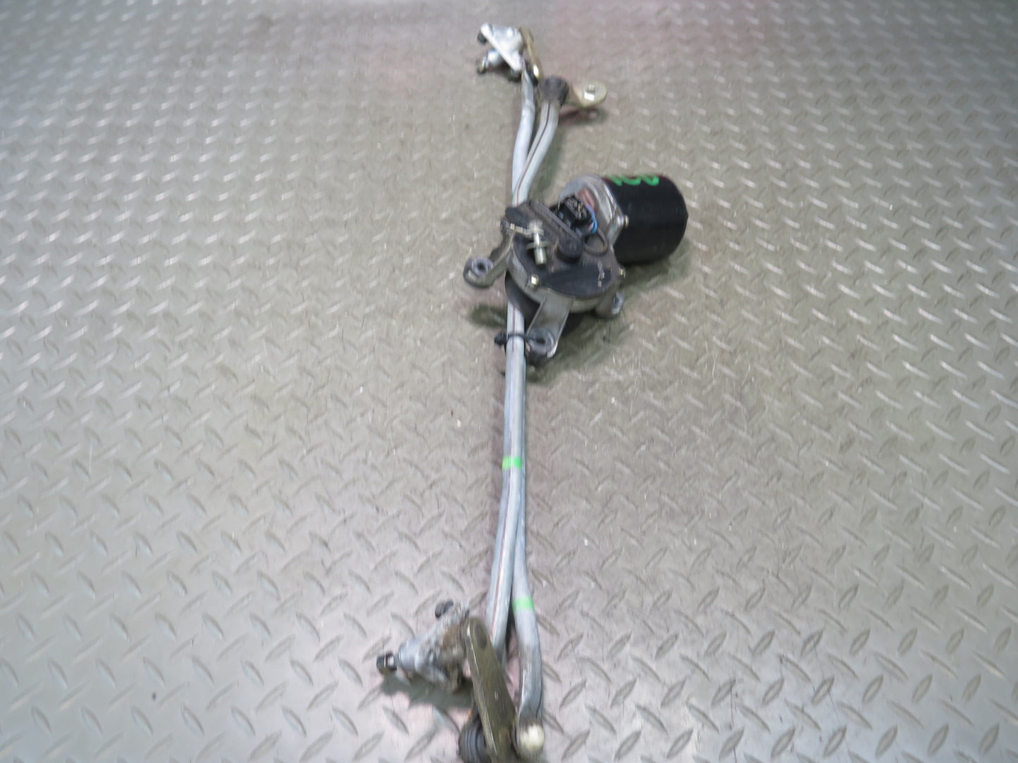 84-86 Toyota Cressida MX73 Front Windshield Wiper Linkage w Motor OEM