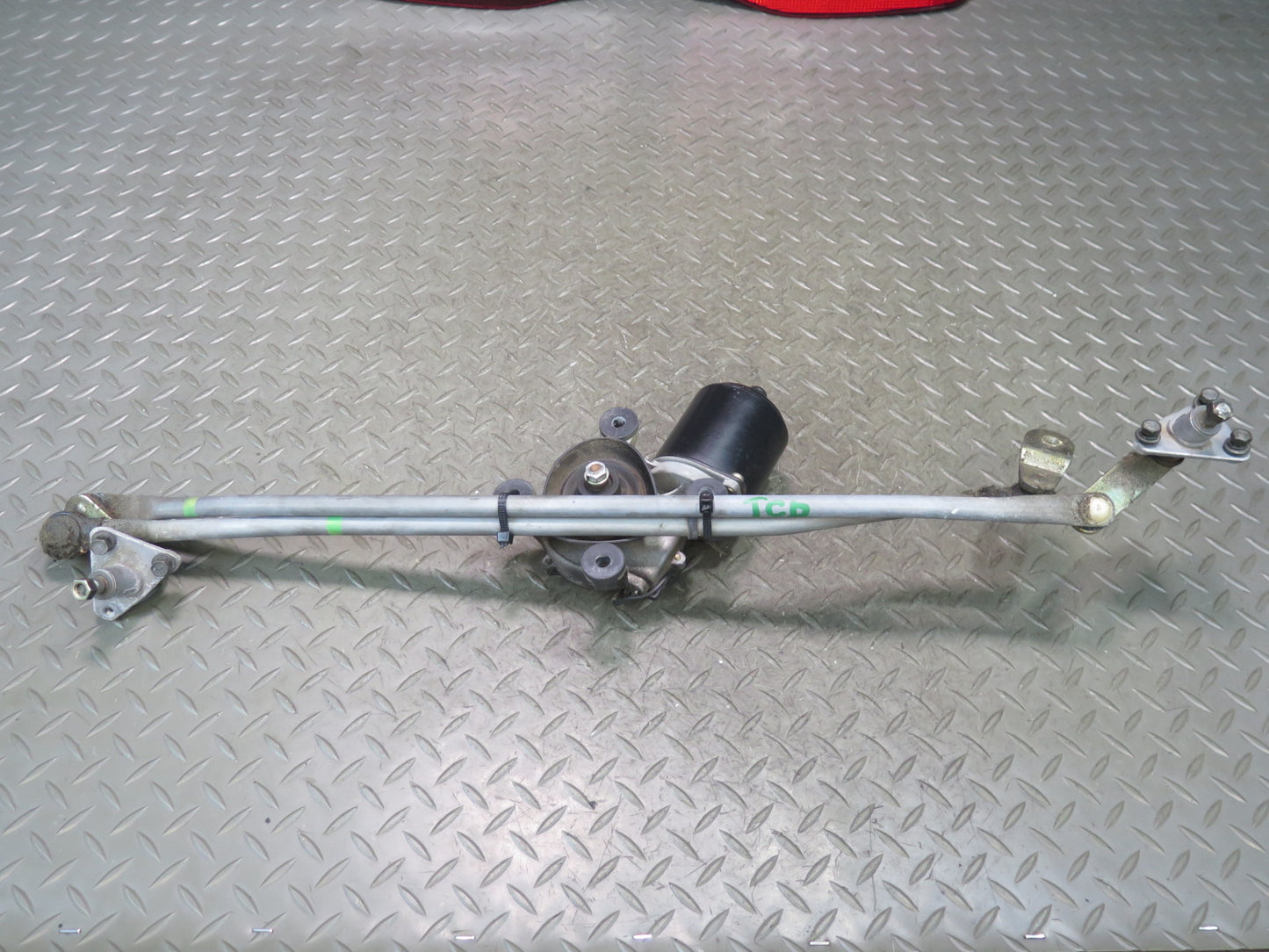 84-86 Toyota Cressida MX73 Front Windshield Wiper Linkage w Motor OEM