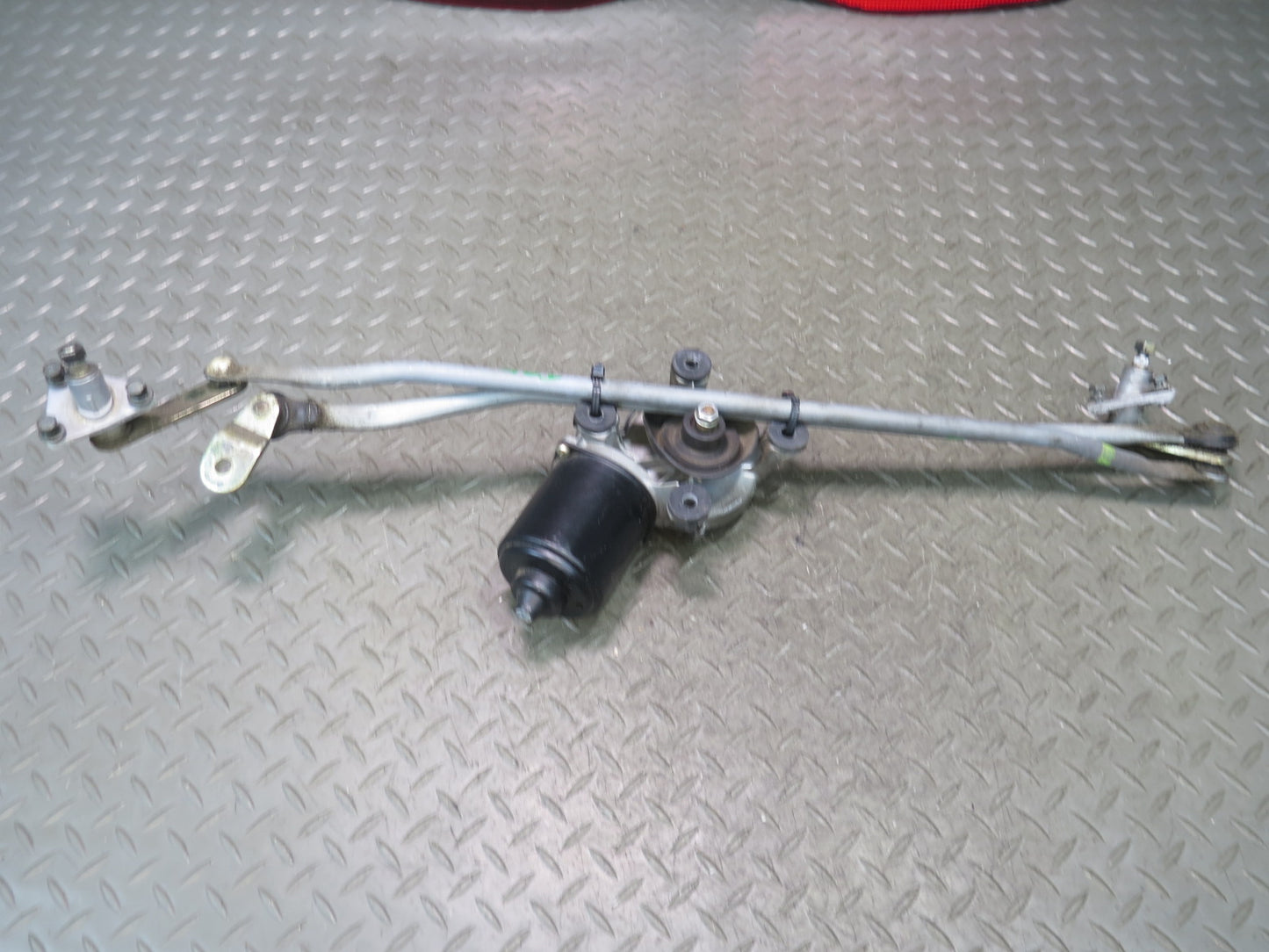 84-86 Toyota Cressida MX73 Front Windshield Wiper Linkage w Motor OEM