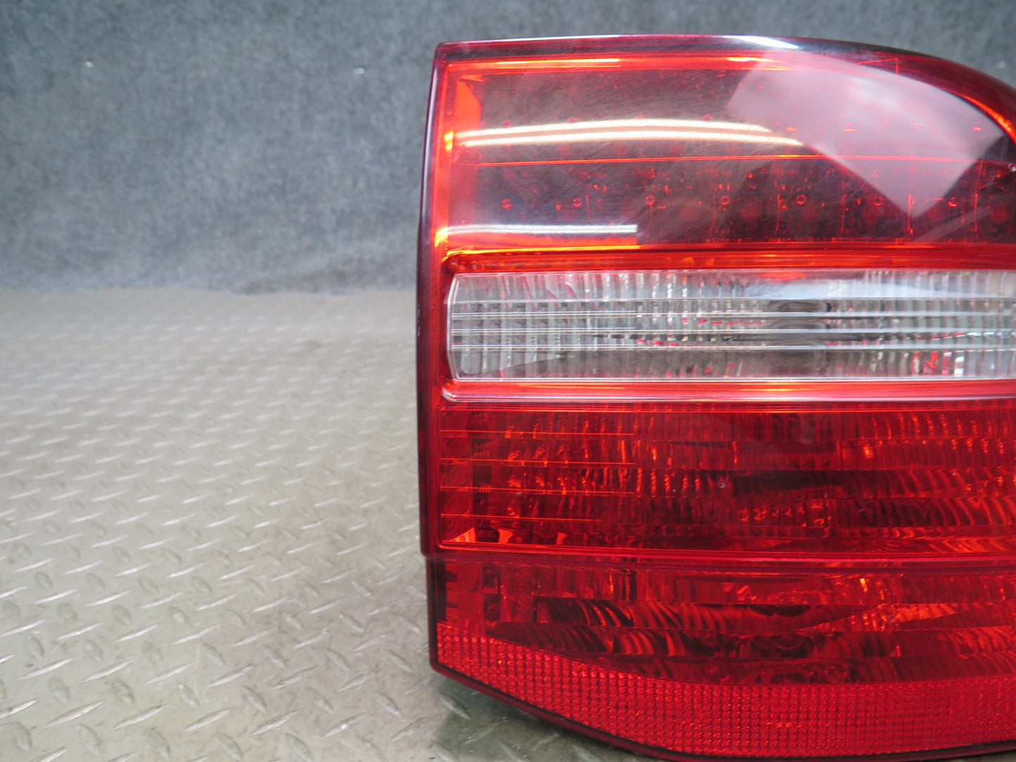 2008-2010 Porsche Cayenne 957 Rear Left & Right Tail Light Lamp Set of 2