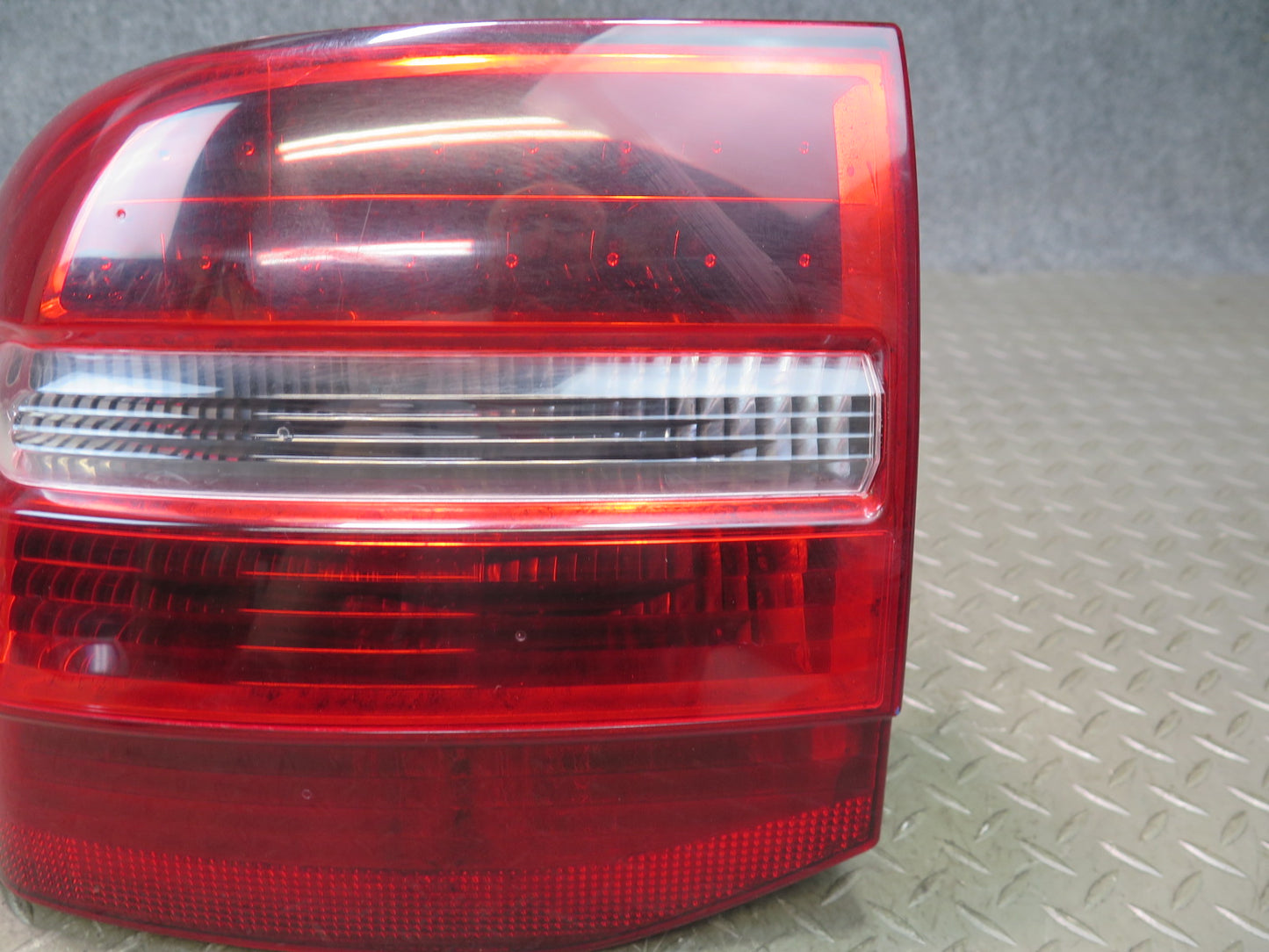 2008-2010 Porsche Cayenne 957 Rear Left & Right Tail Light Lamp Set of 2