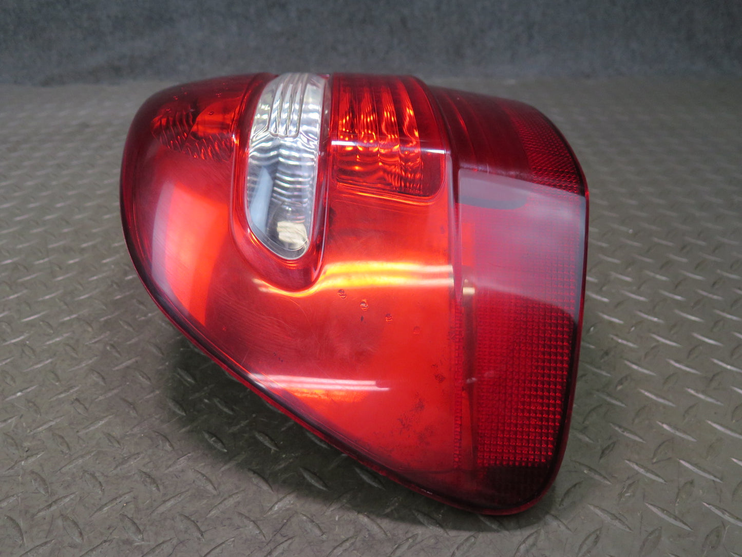 2008-2010 Porsche Cayenne 957 Rear Left & Right Tail Light Lamp Set of 2