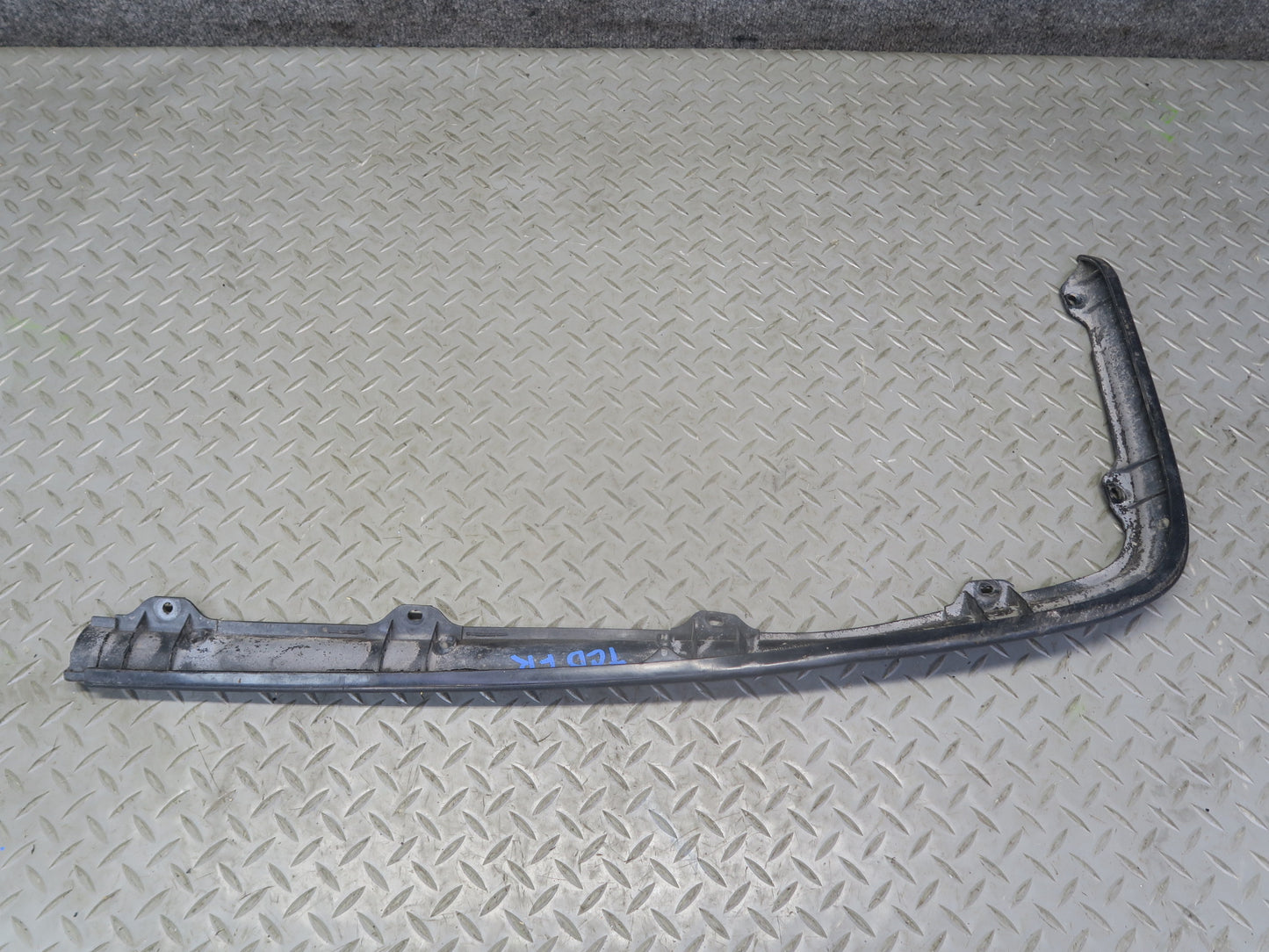 84-86 Toyota Cressida MX73 Set of 2 Front Bumper Left & Right Spoiler LIP OEM