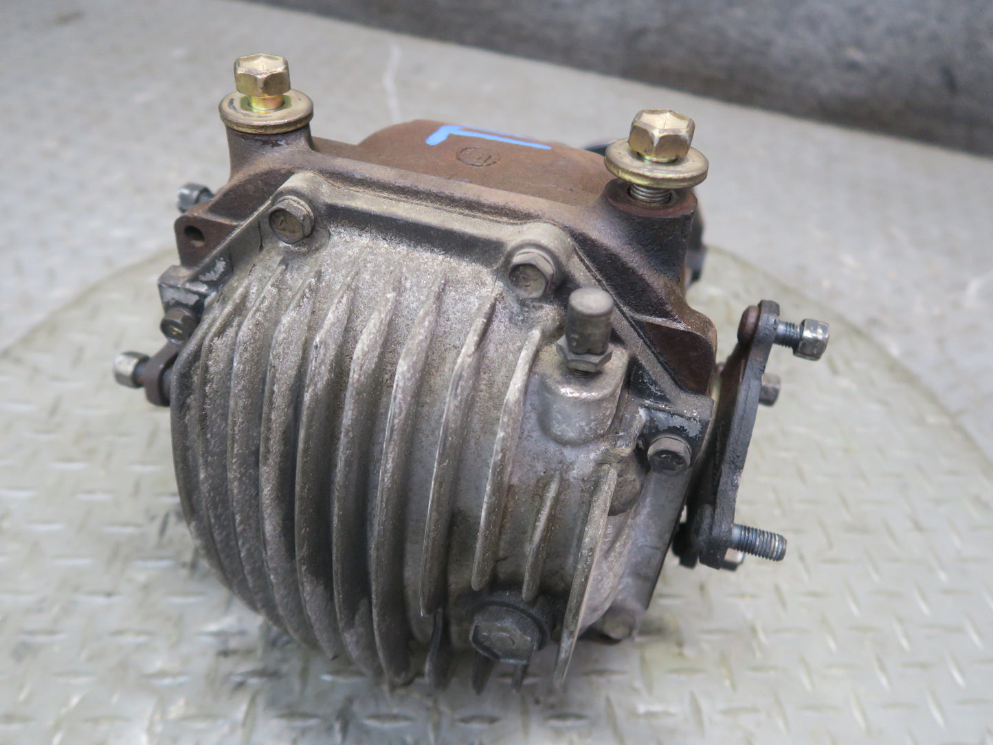 84-86 Toyota Cressida MX73 A/T Rear Differential Carrier 4.1 Ratio 45K Miles OEM