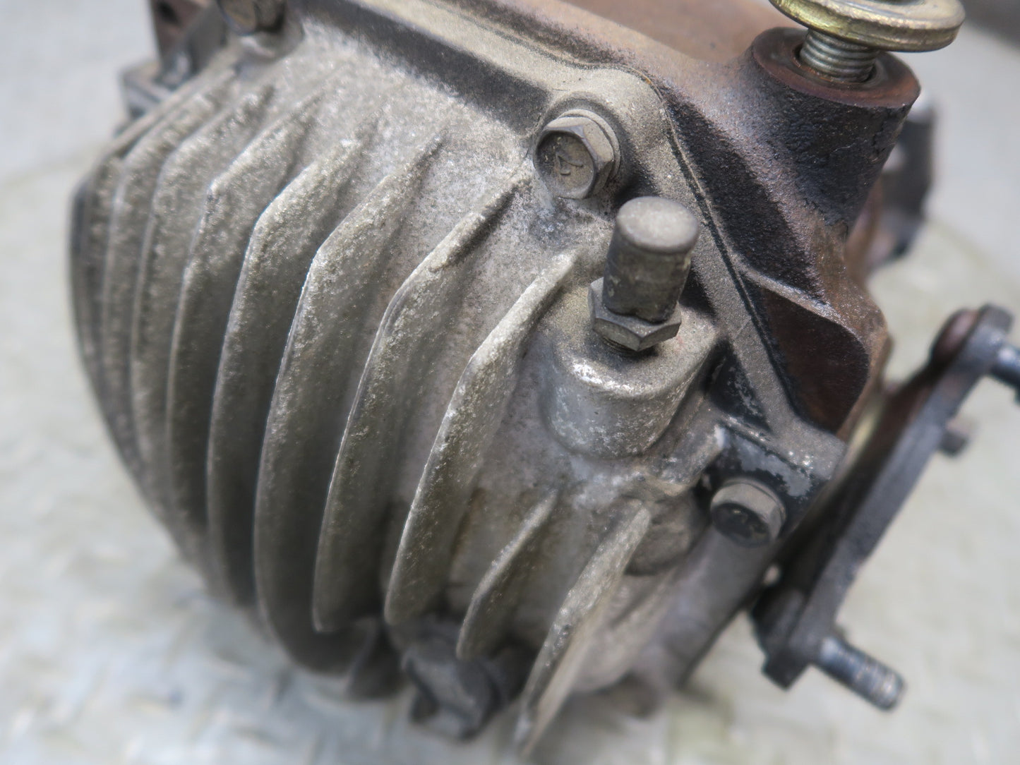 84-86 Toyota Cressida MX73 A/T Rear Differential Carrier 4.1 Ratio 45K Miles OEM