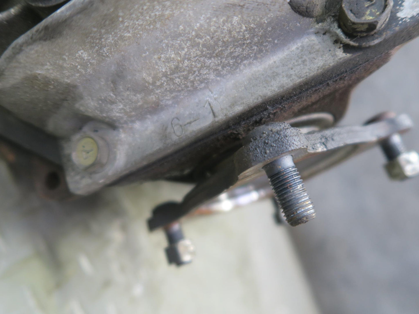 84-86 Toyota Cressida MX73 A/T Rear Differential Carrier 4.1 Ratio 45K Miles OEM