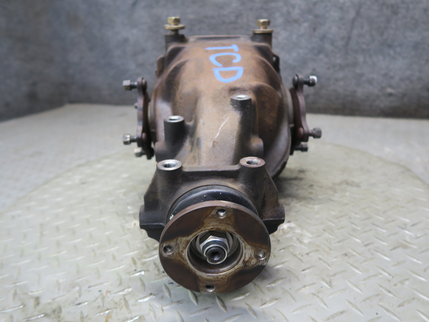 84-86 Toyota Cressida MX73 A/T Rear Differential Carrier 4.1 Ratio 45K Miles OEM