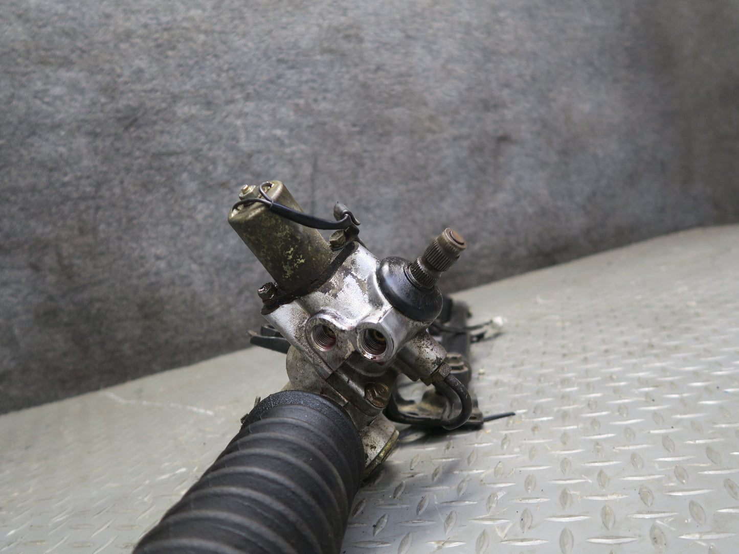 84-87 Toyota Cressida MX73 Power Steering Rack & Pinion w Damper 45K Miles OEM