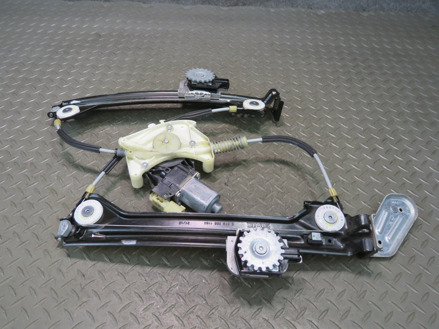 2014-2020 Maserati Ghibli M157 Rear Left Driver Door Window Regulator W/ Motor