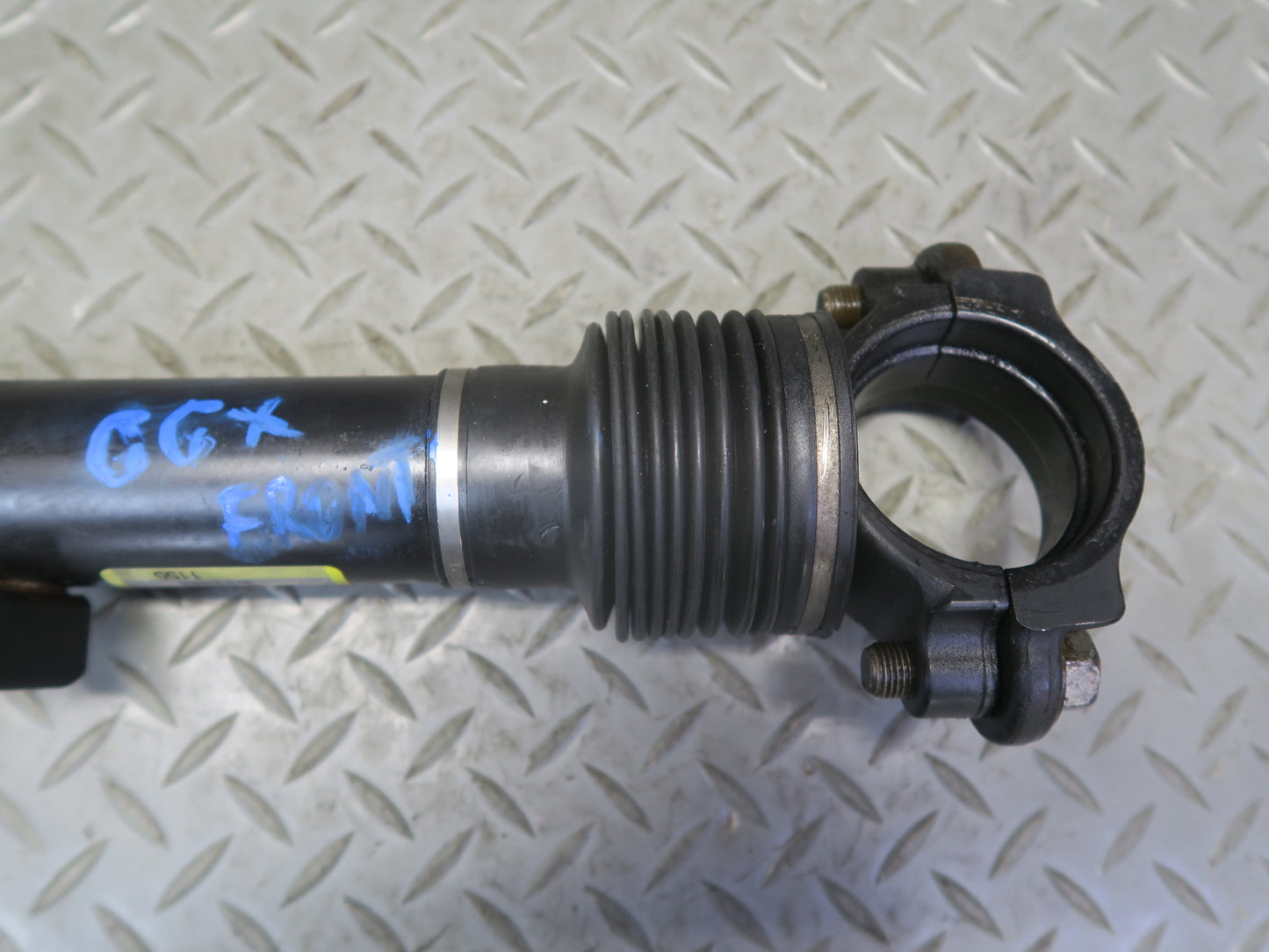 2010-2013 Lexus URJ150L GX460 AWD Front Stabilizer Hydraulic Cylinder