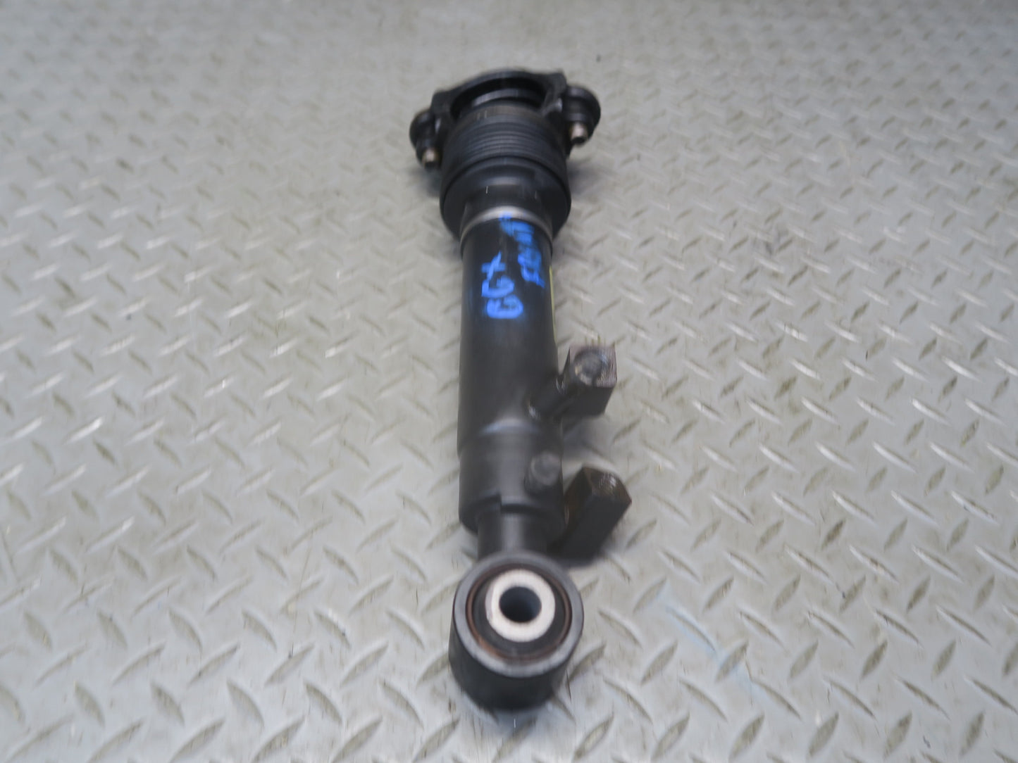 2010-2013 Lexus URJ150L GX460 AWD Front Stabilizer Hydraulic Cylinder