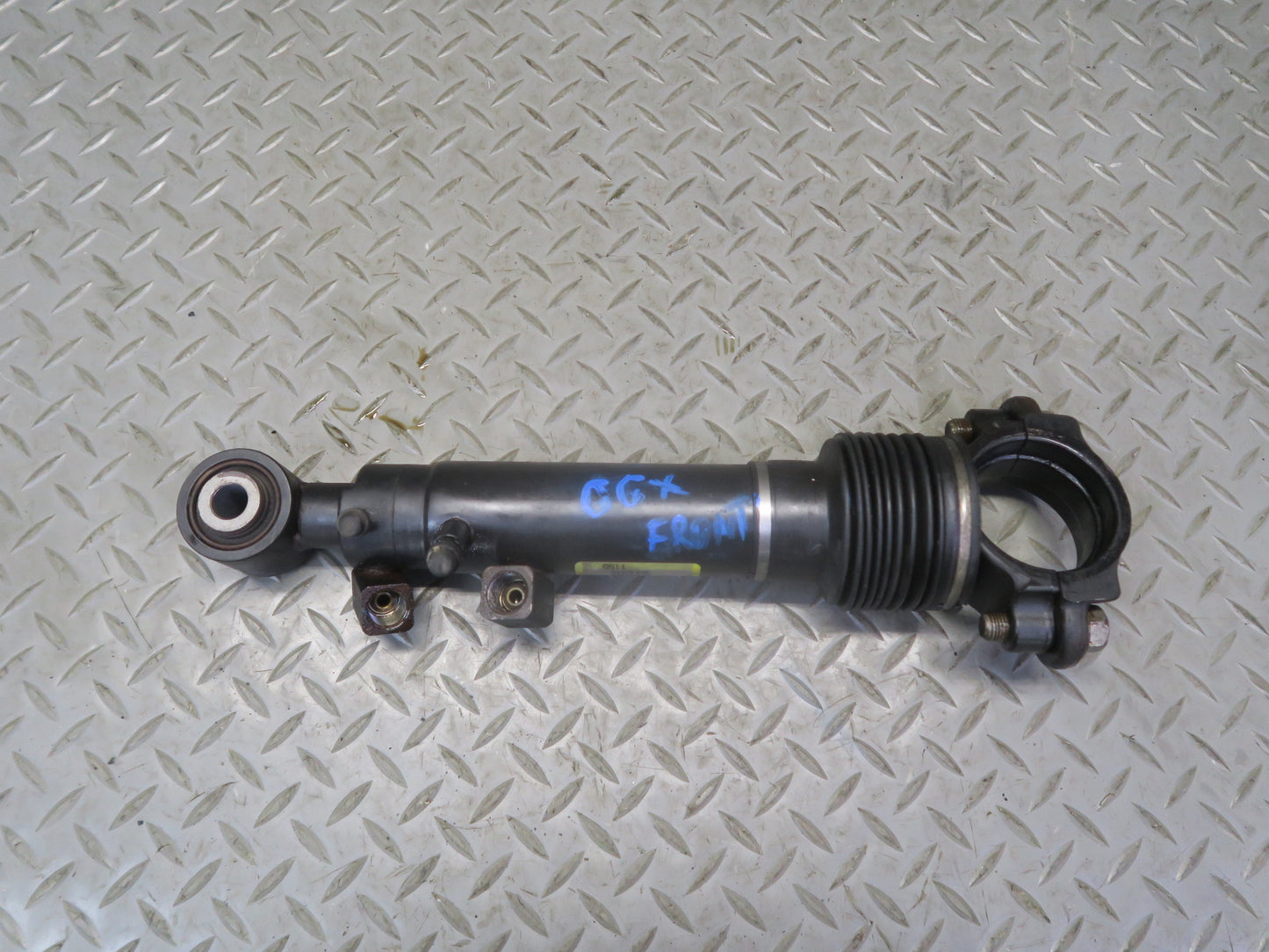 2010-2013 Lexus URJ150L GX460 AWD Front Stabilizer Hydraulic Cylinder