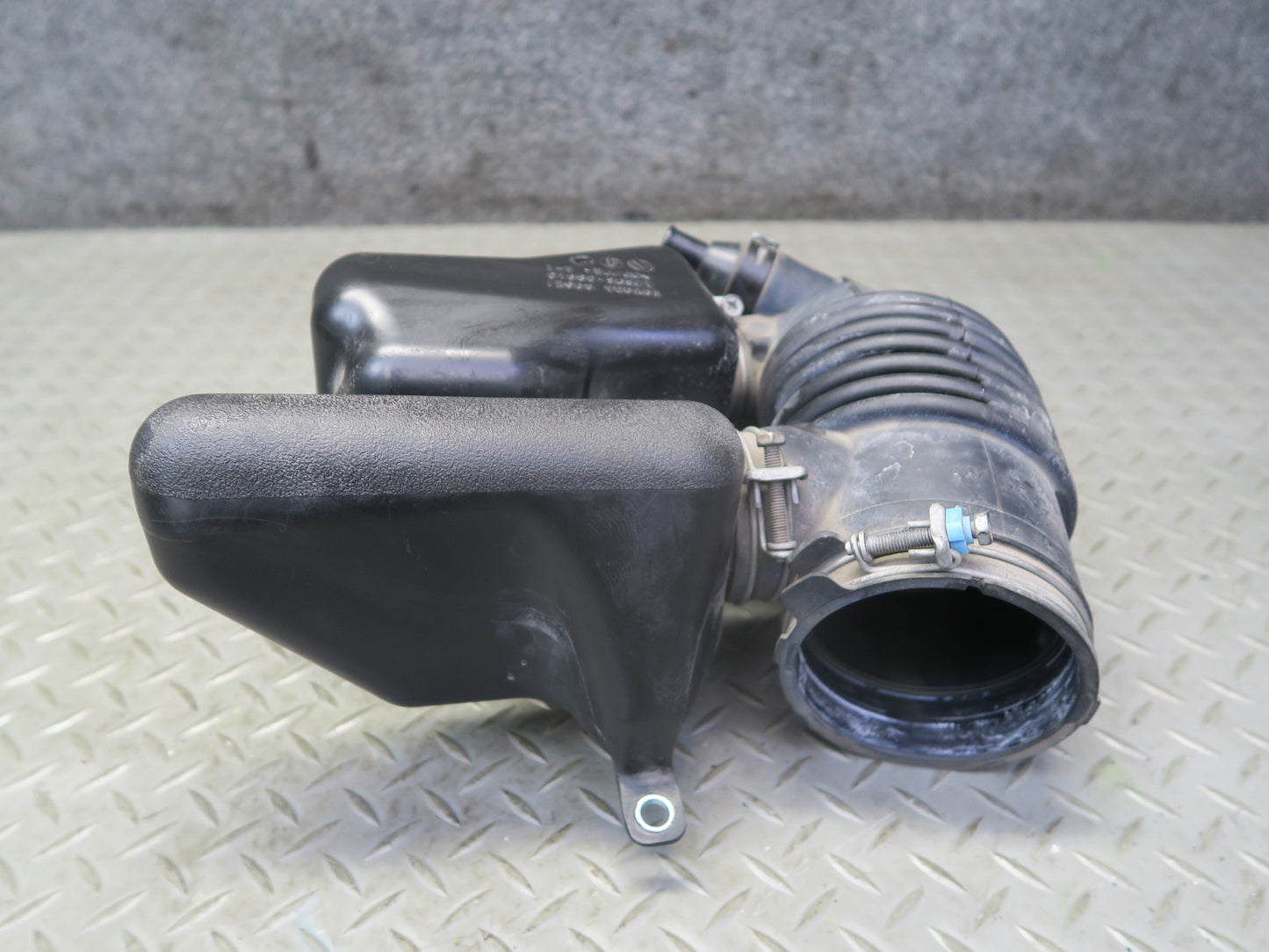 2010-2023 Lexus URJ150L GX460 Air Intake Cleaner Resonator 17896-38010