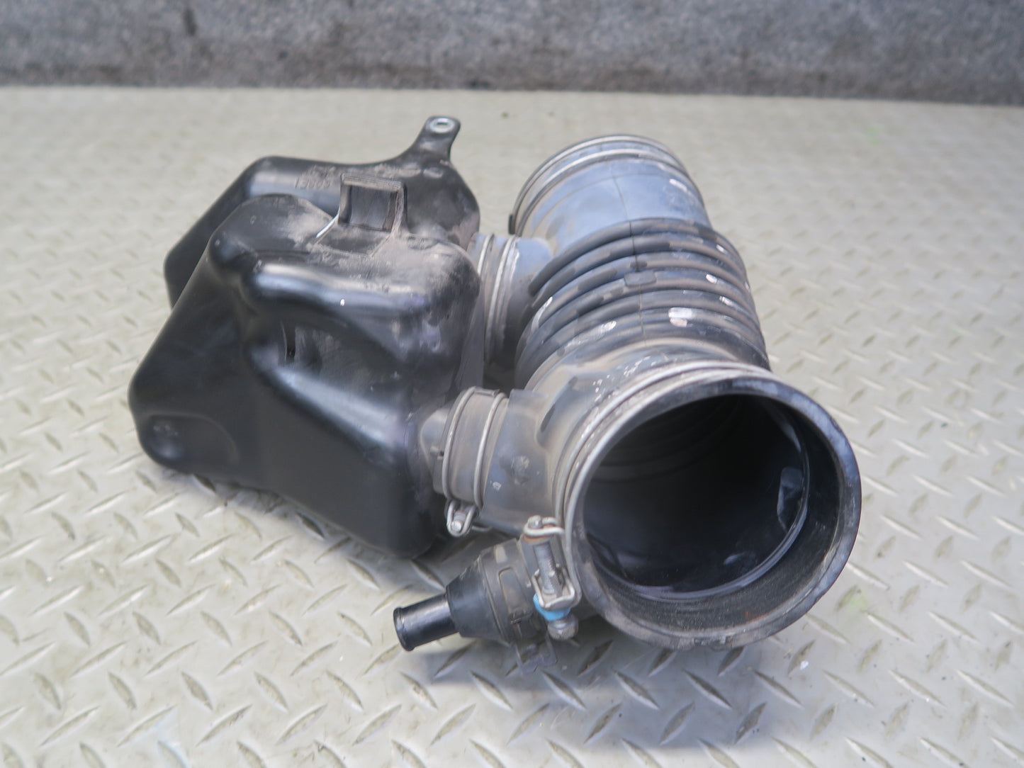 2010-2023 Lexus URJ150L GX460 Air Intake Cleaner Resonator 17896-38010