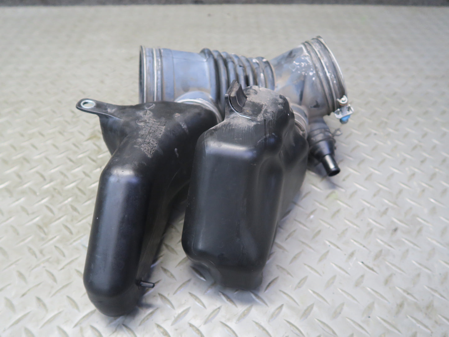 2010-2023 Lexus URJ150L GX460 Air Intake Cleaner Resonator 17896-38010