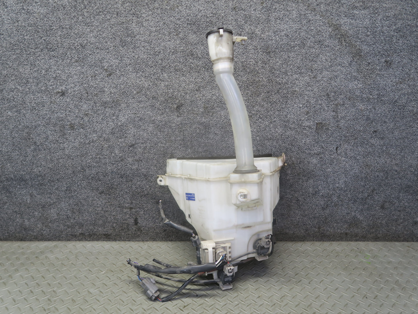 2010-2013 Lexus URJ150L GX460 Windshield Washer Fluid Reservoir Tank w Pump