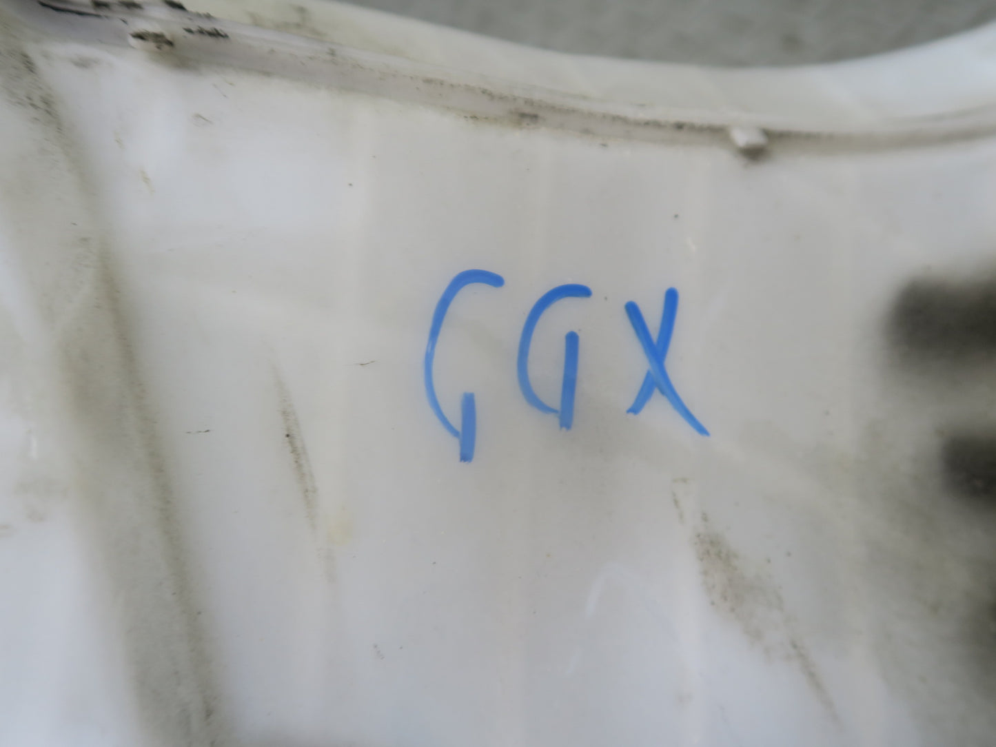 2010-2013 Lexus URJ150L GX460 Windshield Washer Fluid Reservoir Tank w Pump