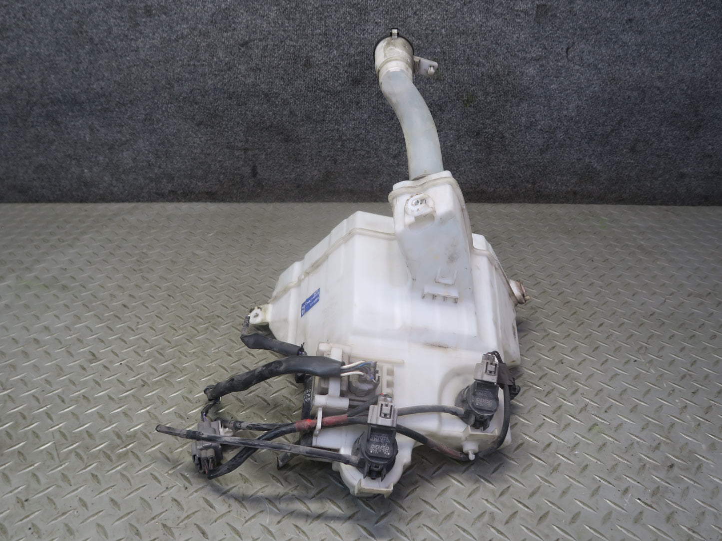 2010-2013 Lexus URJ150L GX460 Windshield Washer Fluid Reservoir Tank w Pump