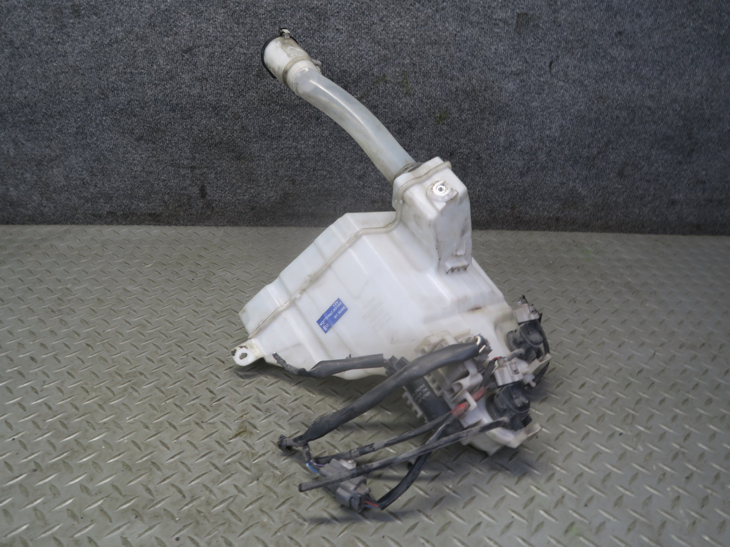 2010-2013 Lexus URJ150L GX460 Windshield Washer Fluid Reservoir Tank w Pump