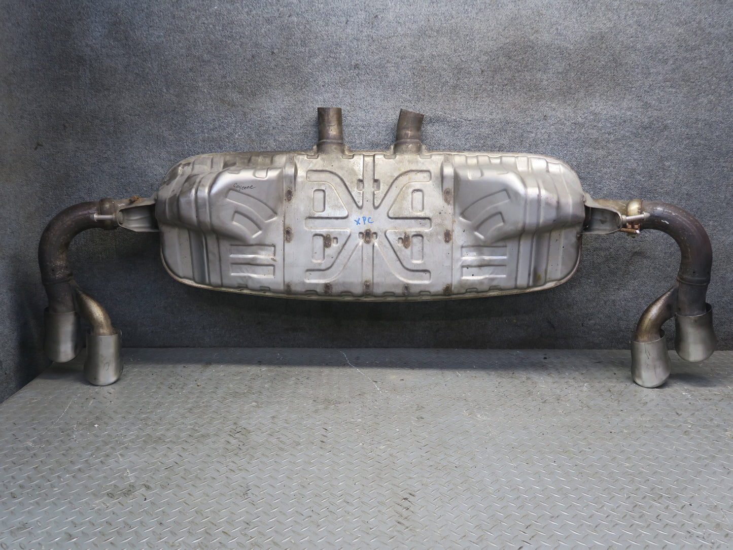 2008-2010 Porsche Cayenne 957 Turbo Rear Exhaust Muffler w Tips