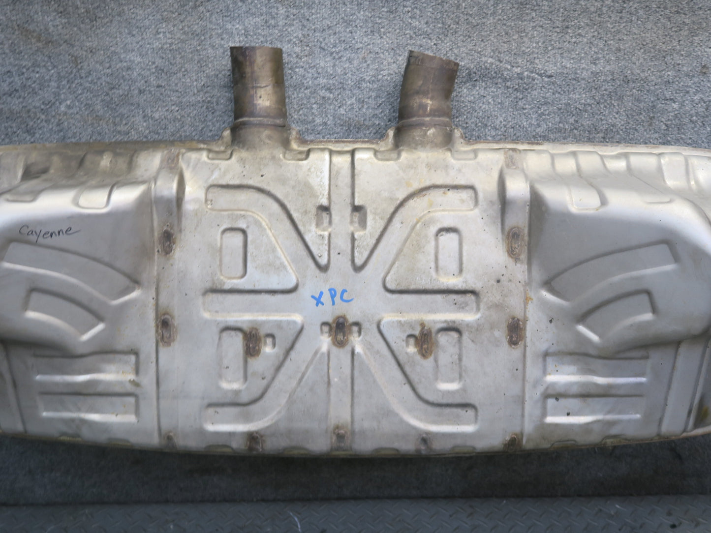 2008-2010 Porsche Cayenne 957 Turbo Rear Exhaust Muffler w Tips