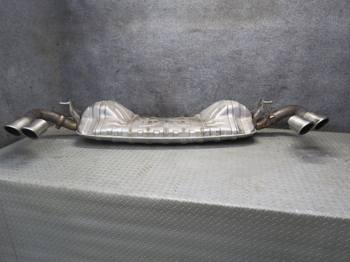 2008-2010 Porsche Cayenne 957 Turbo Rear Exhaust Muffler w Tips