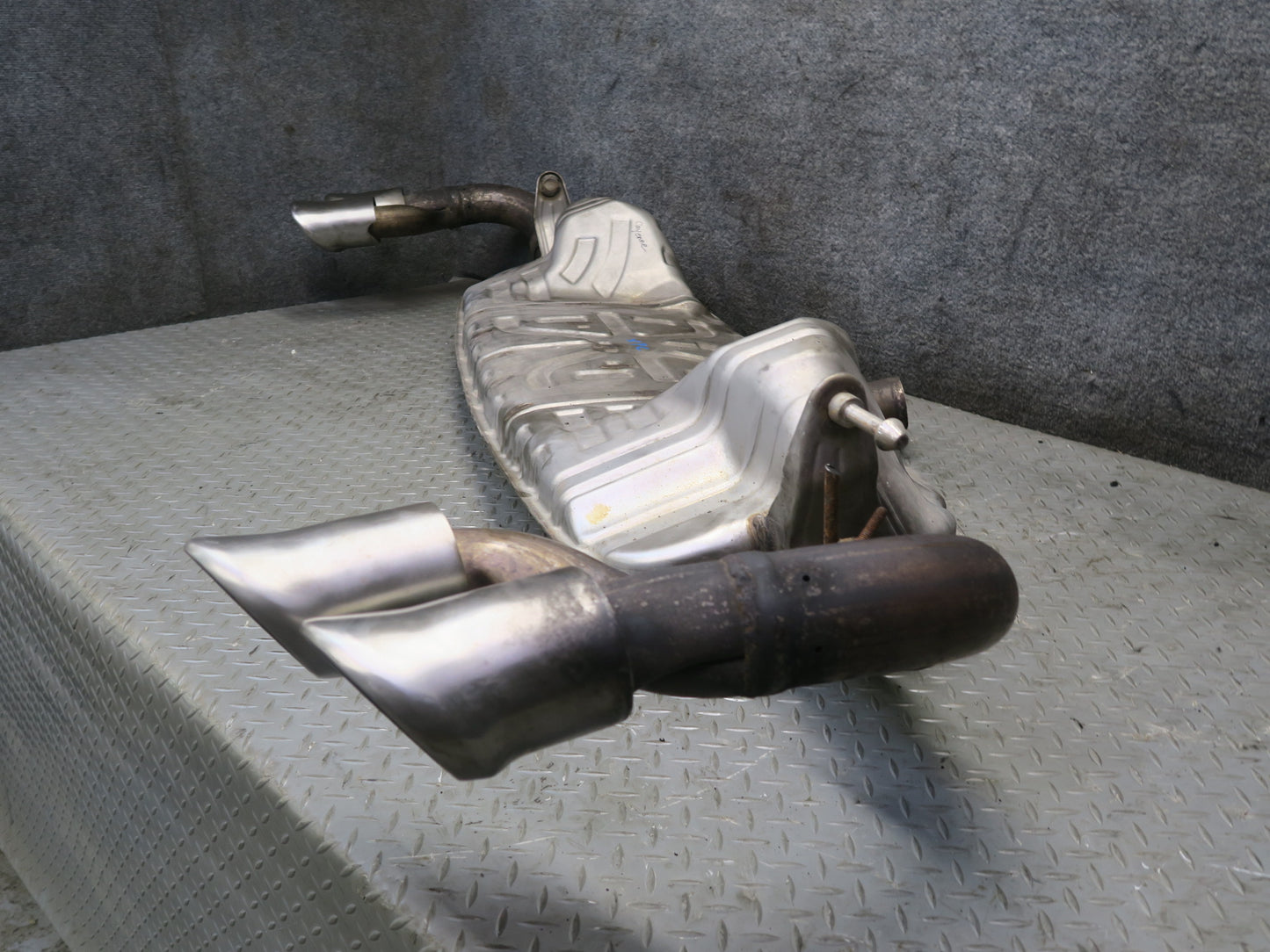 2008-2010 Porsche Cayenne 957 Turbo Rear Exhaust Muffler w Tips