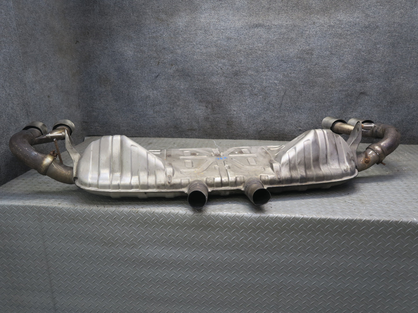 2008-2010 Porsche Cayenne 957 Turbo Rear Exhaust Muffler w Tips