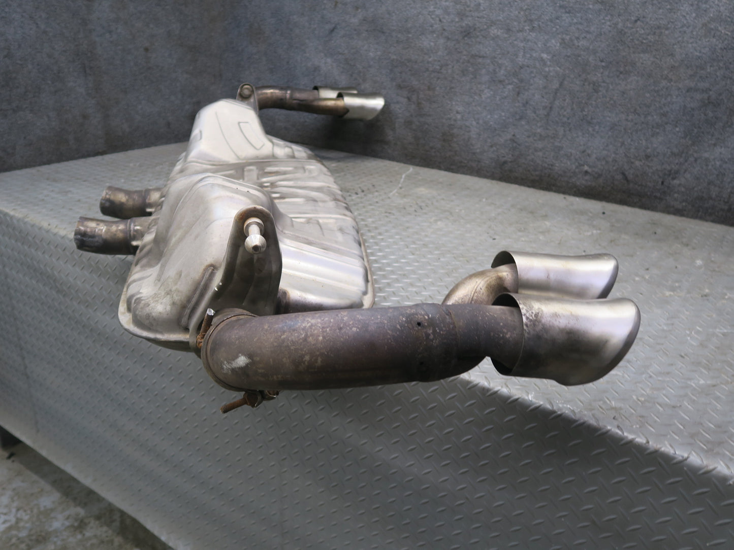 2008-2010 Porsche Cayenne 957 Turbo Rear Exhaust Muffler w Tips