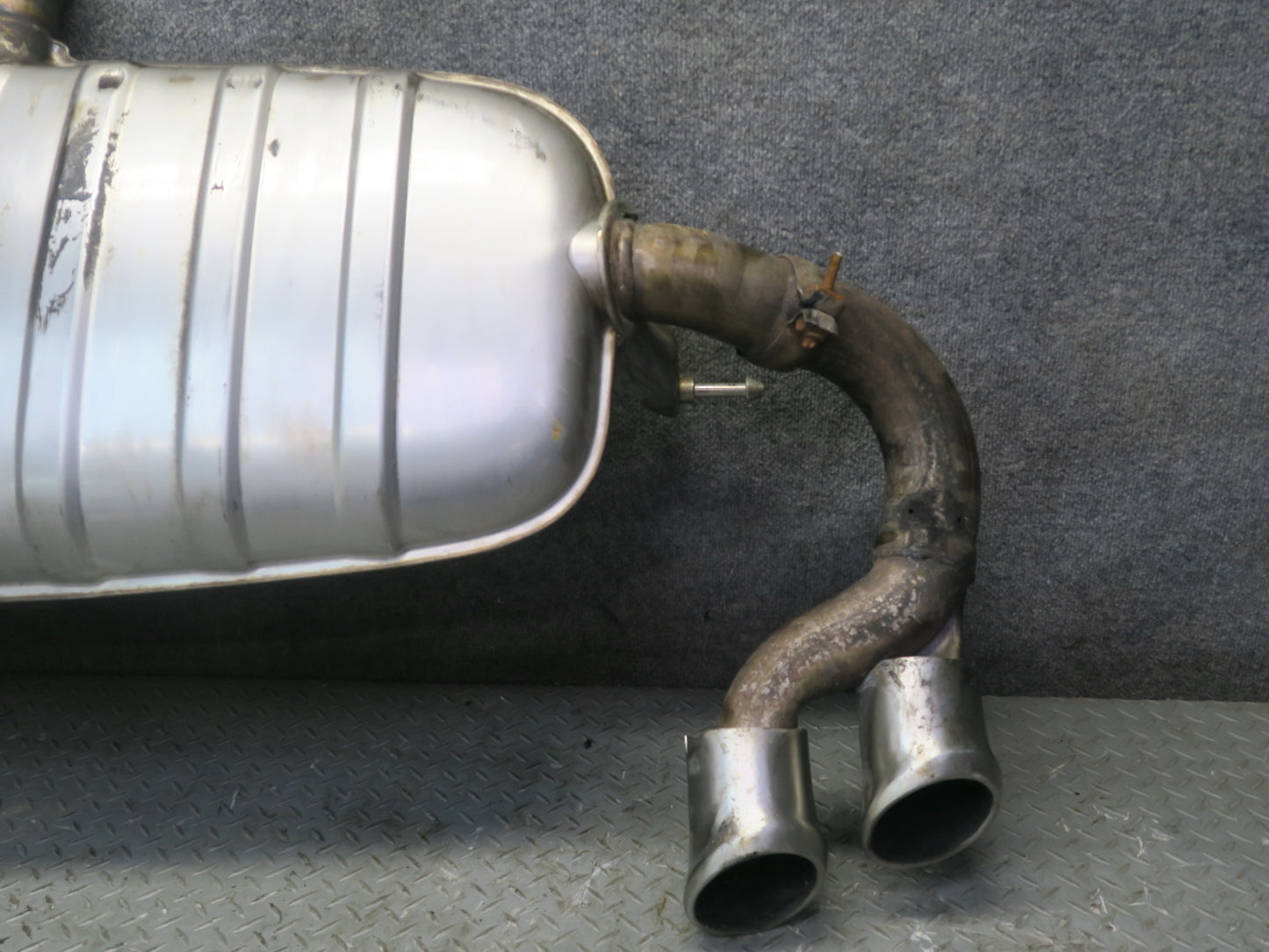 2008-2010 Porsche Cayenne 957 Turbo Rear Exhaust Muffler w Tips