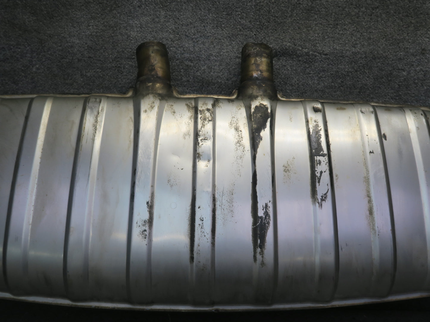 2008-2010 Porsche Cayenne 957 Turbo Rear Exhaust Muffler w Tips