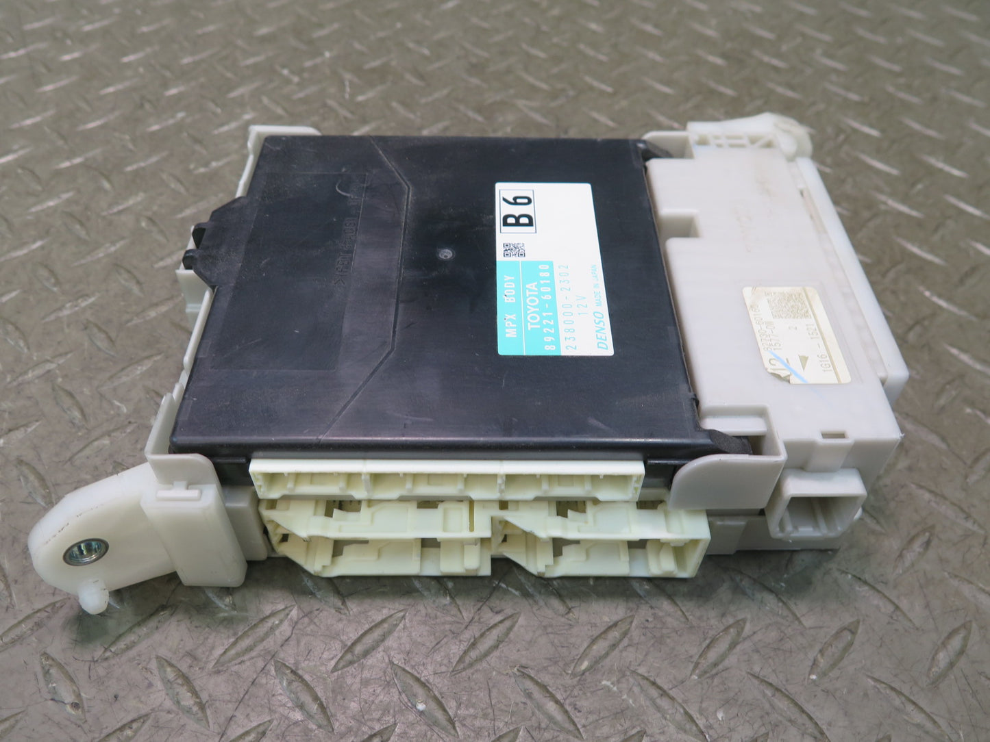 2010-2013 Lexus URJ150L GX460 MPX Multiplex Body Control Module Fuse Box