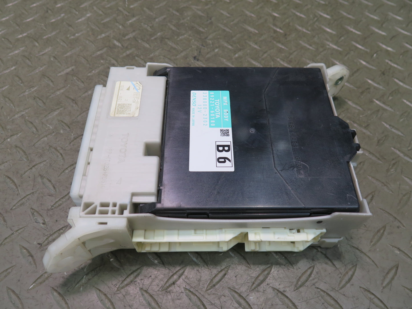 2010-2013 Lexus URJ150L GX460 MPX Multiplex Body Control Module Fuse Box