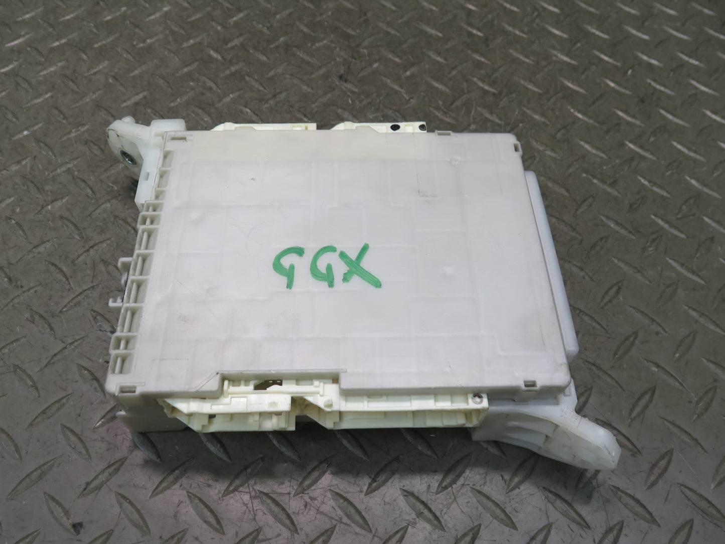 2010-2013 Lexus URJ150L GX460 MPX Multiplex Body Control Module Fuse Box