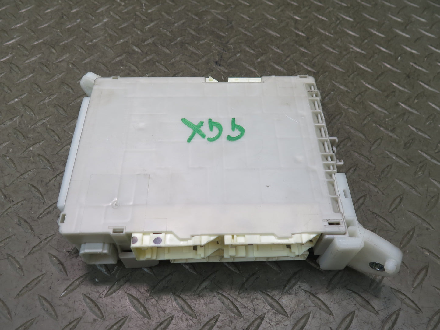 2010-2013 Lexus URJ150L GX460 MPX Multiplex Body Control Module Fuse Box
