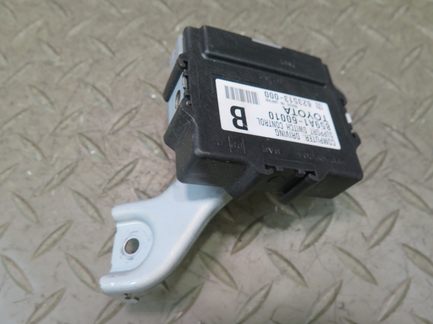 2010-2013 Lexus URJ150L GX460 Driving Support Switch Control Module 859A1-60010